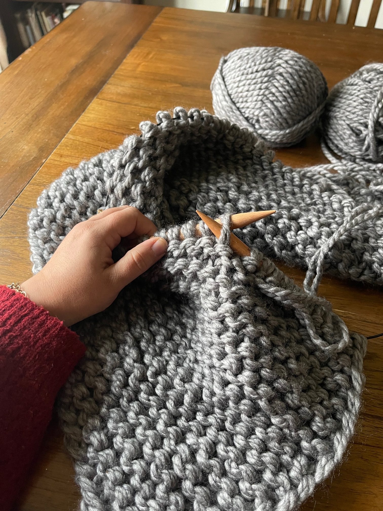 Chunky Knit Scarf - Knitting Kit  Knit Design Studio - Super chunky yarns.  Chunky knitted blankets. Chunky knitwear. Knitting Kits.