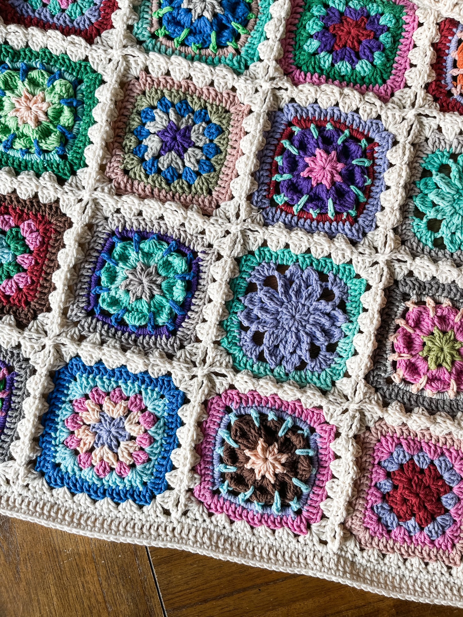 Free Crochet Pattern: Hearts in Bloom Blanket (US Terms), cypress